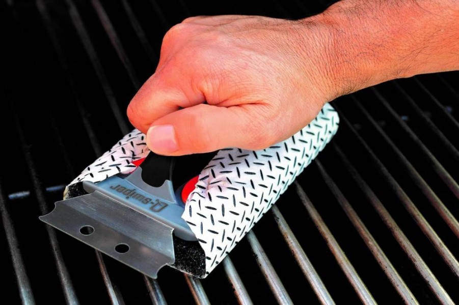 Proud Grill Company Bristle-Free BBQ Grill Cleaner Set - Wire-Free Scraper & 80 Moist Wipes for Safe Cleaning of Grease & Grime on Gas Grill Grates - Grill Accessories for Weber & Outdoor BBQs