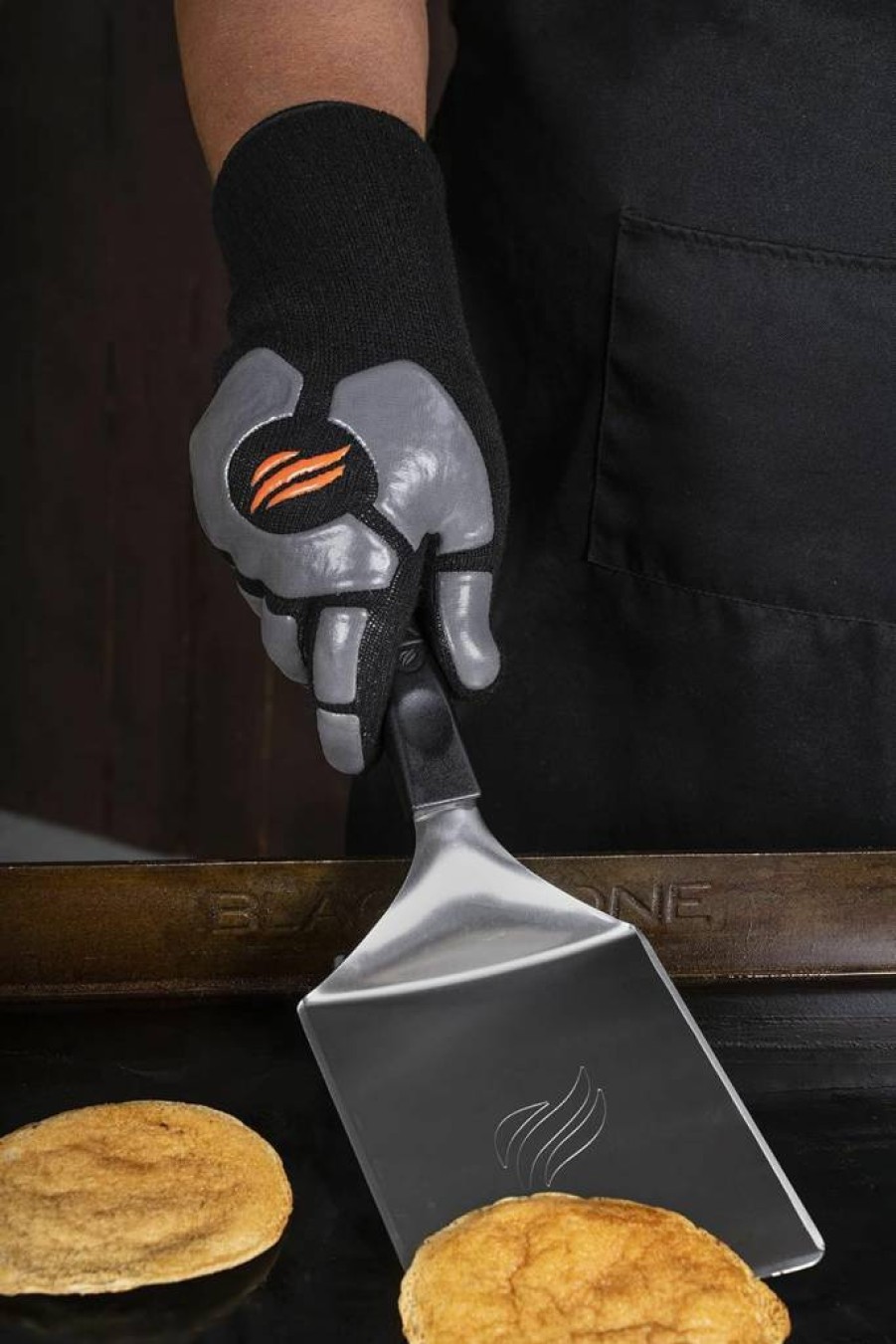 BLACKSTONE Heat Resistant Griddle Gloves - 500°F Protection, Non-Slip Silicone Grip for Grilling, Baking, Oven, Fire Pit, Indoor & Outdoor Cooking (Black/Grey, One Size)